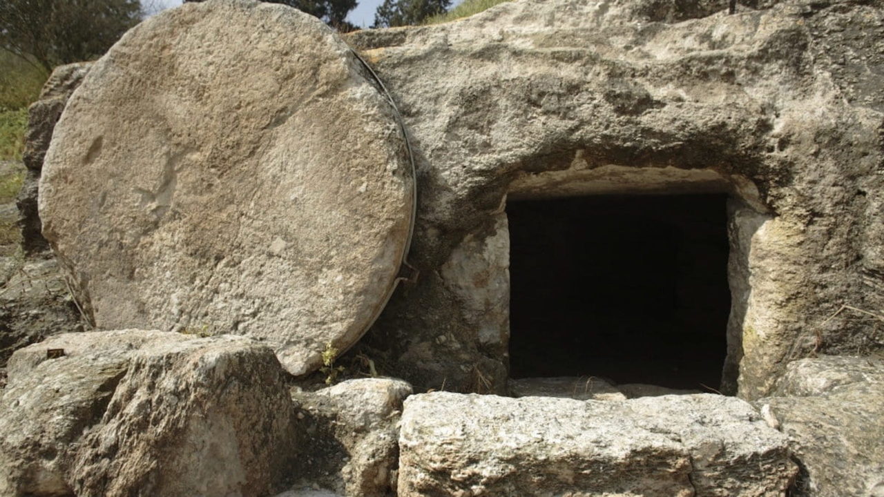 The Grave Couldn’t Hold Him | Calvary Chapel